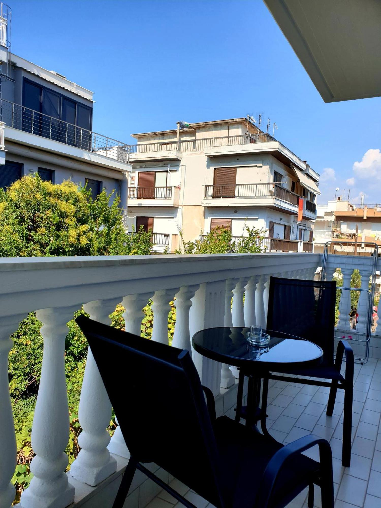 Eantos Studios And Suites Peraia  Exterior photo